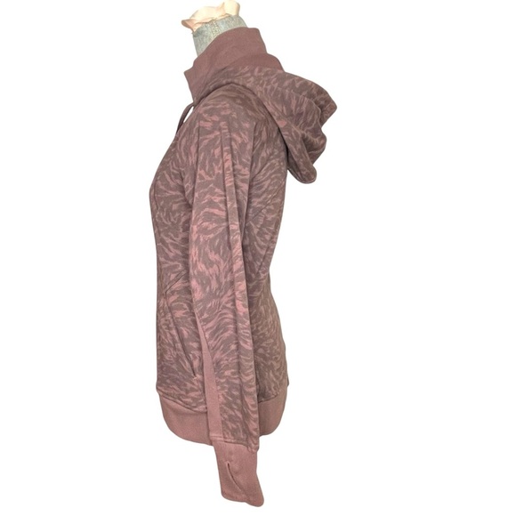 ATHLETA TRIUMPH PRINTED HOODIE 
Purple Zip-Up Hoodie Thumbholes Activewear Sz M - Picture 4 of 14